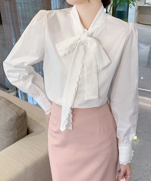 AMAJI(アマジ)の「コットン 長袖白シャツ(シャツ/ブラウス・レディース・ホワイト・SMALL/MEDIUM/LARGE/X-LARGE)」の4枚目の写真
