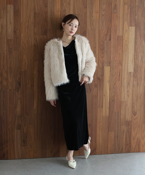 J by blue(ジェイバイブルー)の「ドレープベロアマキシワンピース(ワンピース・レディース・ブラウン/ブラック/ブルーグレー・MEDIUM)」の11枚目の写真