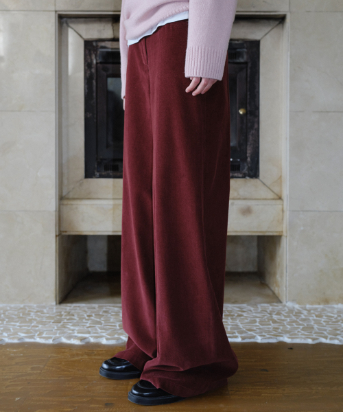 EN OR(エンオール)の「CORDUROY STRAIGHT PANTS - WINE(スラックス・レディース・その他・MEDIUM/SMALL)」の2枚目の写真