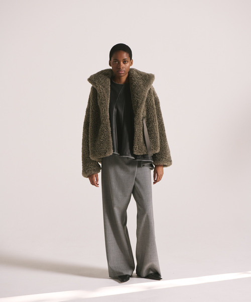 muller of yoshiokubo（ミュラーオブヨシオクボ）の「muller of yoshiokubo ミュラーオブヨシオクボ / REVERSIBLE SNOW BLOUSON ファー×サテンリバーシブルスノーブルゾン / MLF26705（ブルゾン・レディース・ベージュ/ブルー/ブラック・36/38）」の3枚目の写真