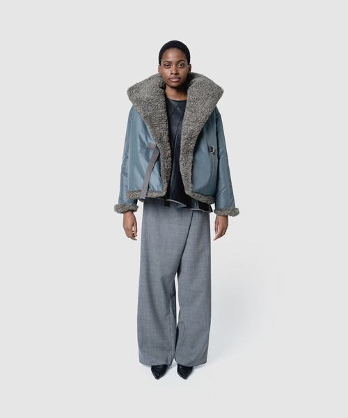 muller of yoshiokubo（ミュラーオブヨシオクボ）の「muller of yoshiokubo ミュラーオブヨシオクボ / REVERSIBLE SNOW BLOUSON ファー×サテンリバーシブルスノーブルゾン / MLF26705（ブルゾン・レディース・ベージュ/ブルー/ブラック・36/38）」の21枚目の写真