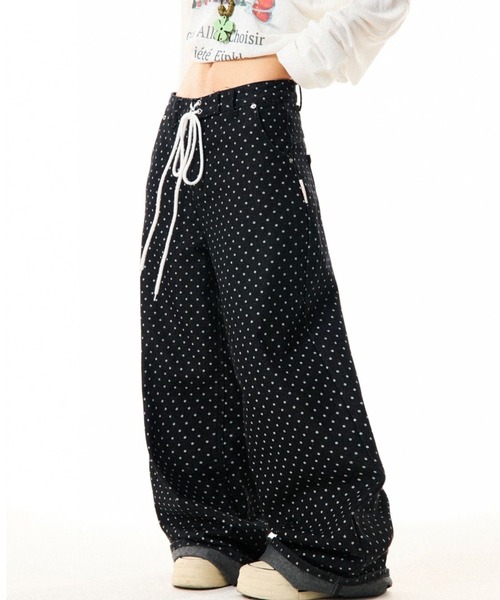 SHERU(シェル)の「ドット柄 ウエストドロストイージーバギーパンツ(デニムパンツ・レディース・ブラック・M/S/L)」の9枚目の写真