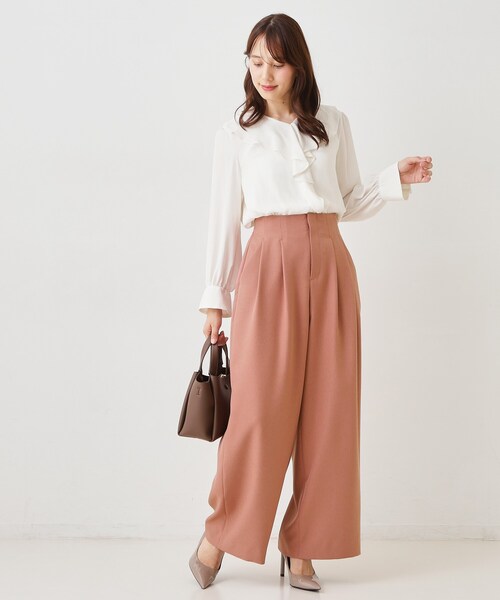 COUP DE CHANCE（クードシャンス）の「【手洗い可／日本製】タック入りワイドパンツ（その他パンツ・レディース・オフホワイト/チャコールグレー/ブラック/ベビーピンク・36/34/40/38）」の17枚目の写真