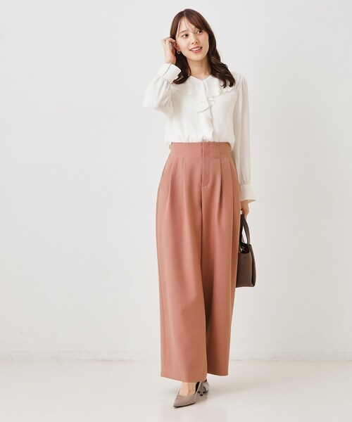 COUP DE CHANCE（クードシャンス）の「【手洗い可／日本製】タック入りワイドパンツ（その他パンツ・レディース・オフホワイト/チャコールグレー/ブラック/ベビーピンク・36/34/40/38）」の18枚目の写真