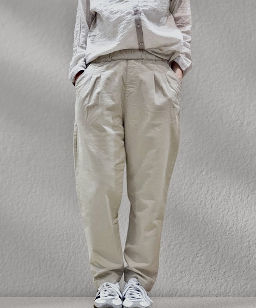 SELF+SERVICE(セルフサービス)の「オーガニック綿入オックスストレッチテーパードパンツ(その他パンツ・レディース・ベージュ/チャコールグレー/ブラウン・M/XL/L/S)」の3枚目の写真