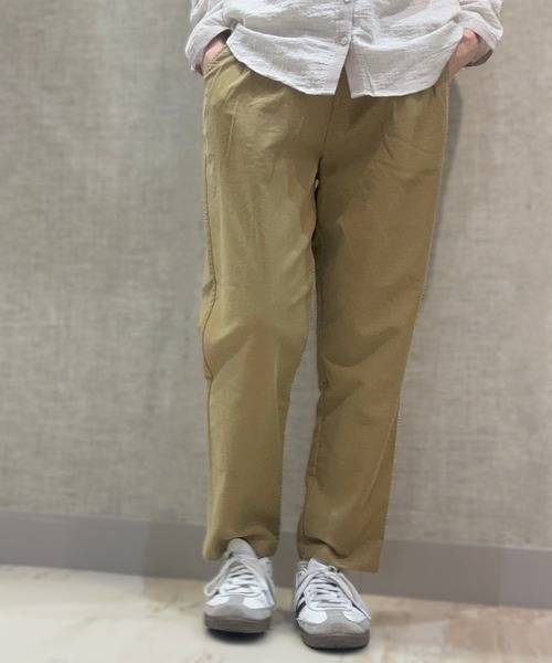 SELF+SERVICE(セルフサービス)の「オーガニック綿入オックスストレッチテーパードパンツ(その他パンツ・レディース・ベージュ/チャコールグレー/ブラウン・M/XL/L/S)」の1枚目の写真
