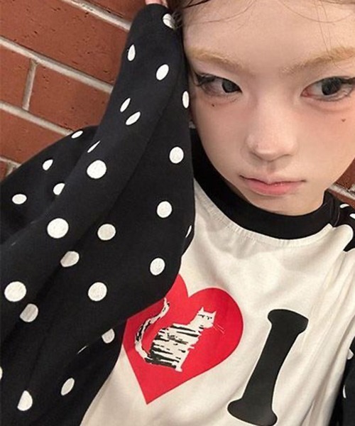 AsheKsha(アシクシャ)の「水玉袖ハートプリント長袖Tシャツ(Tシャツ/カットソー・レディース・ホワイト・M)」の18枚目の写真