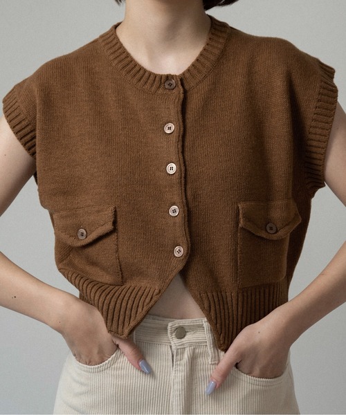 lawgy(ラウジー)の「flap pocket effortless knit vest / フラップポケットエフォートレスニットベスト(ベスト・レディース・キャメル/グレー・FREE)」の3枚目の写真
