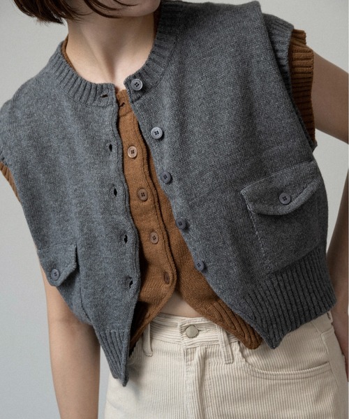 lawgy(ラウジー)の「flap pocket effortless knit vest / フラップポケットエフォートレスニットベスト(ベスト・レディース・キャメル/グレー・FREE)」の14枚目の写真