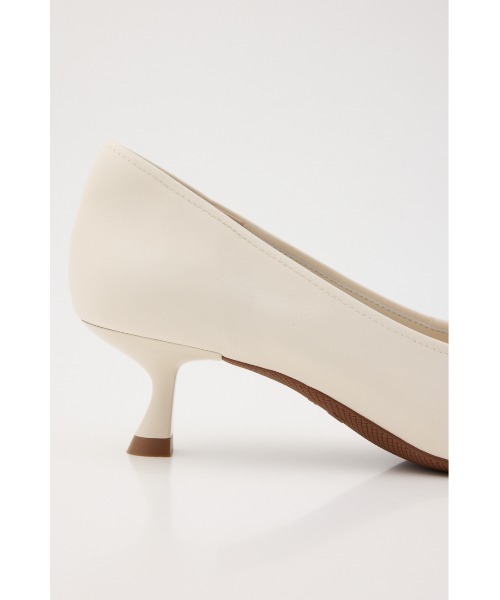STACCATO（スタッカート）の「ラニーキトゥンヒールパンプス（パンプス・レディース・ホワイト/ブラック・23cm/23.5cm/24cm/22.5cm/24.5cm）」の7枚目の写真