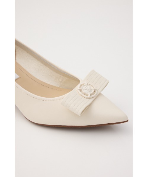 STACCATO（スタッカート）の「ラニーキトゥンヒールパンプス（パンプス・レディース・ホワイト/ブラック・23cm/23.5cm/24cm/22.5cm/24.5cm）」の8枚目の写真