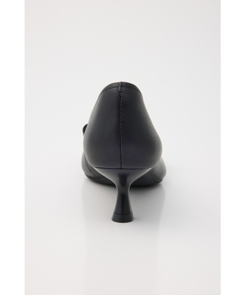 STACCATO（スタッカート）の「ラニーキトゥンヒールパンプス（パンプス・レディース・ホワイト/ブラック・23cm/23.5cm/24cm/22.5cm/24.5cm）」の16枚目の写真
