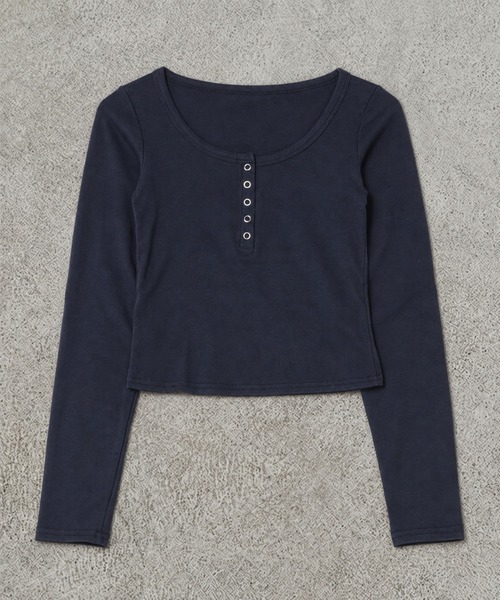 SPINNS(スピンズ)の「長袖カットソー/ヘンリースナップ/韓国ガーリー(Tシャツ/カットソー・レディース・ターコイズブルー/アイボリー/グレー/ネイビー/ブラック・ONESIZE)」の13枚目の写真