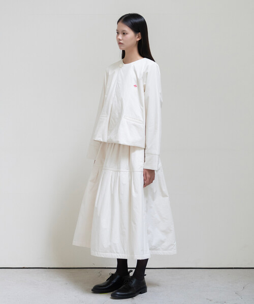 DANTON(ダントン)の「DANTON × eunoia - Tuck Padding Skirt(スカート・レディース・ブラック・F)」の4枚目の写真