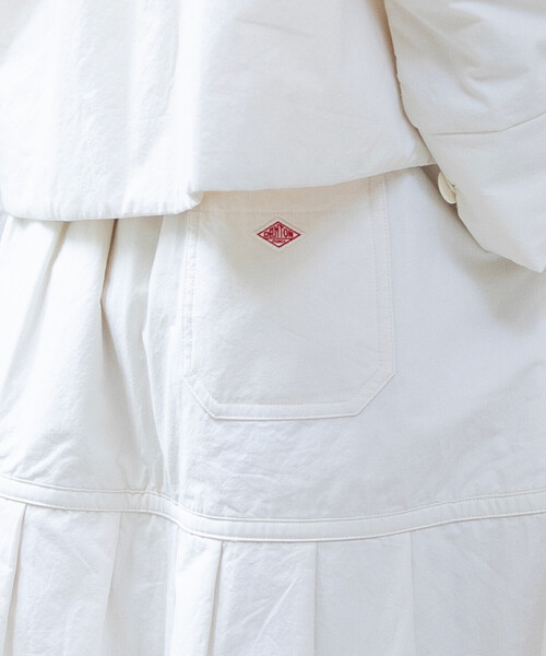DANTON(ダントン)の「DANTON × eunoia - Tuck Padding Skirt(スカート・レディース・ブラック・F)」の6枚目の写真