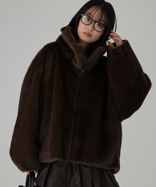 BABYLONE(バビロン)の「フェイクファースタンドコート(ムートンコート・レディース・ベージュ/ブラウン・フリー)」の3枚目の写真
