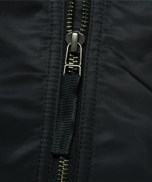 SLY（スライ）の「変形スリーブNYLON BZ（ブルゾン・レディース・オフホワイト/カーキ/ベージュ/ブラック・FREE）」の6枚目の写真