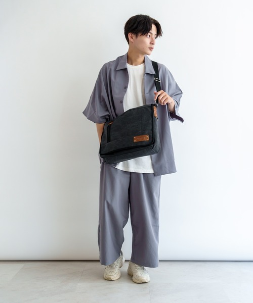 DEVICE(デバイス)の「DEVICE デバイス Access キャンバス ショルダーバッグ A4サイズ収納可能(ショルダーバッグ・メンズ・ブラウン/ブラック/カーキ/ベージュ・FREE)」の12枚目の写真