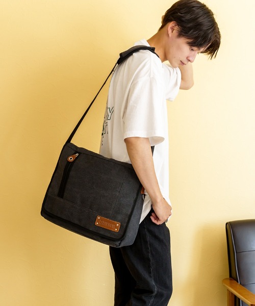 DEVICE(デバイス)の「DEVICE デバイス Access キャンバス ショルダーバッグ A4サイズ収納可能(ショルダーバッグ・メンズ・ブラウン/ブラック/カーキ/ベージュ・FREE)」の6枚目の写真