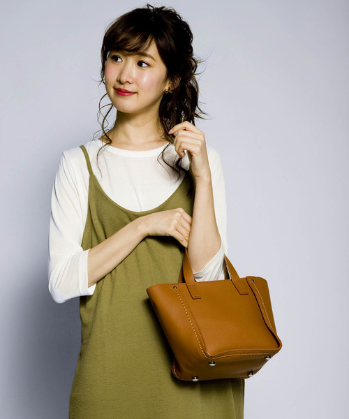 PLAIN CLOTHING（プレーンクロージング）の「スクエアミニハンドバッグ/トートバッグ【PLAIN CLOTHING】（ショルダーバッグ・レディース・ボルドー/キャメル/グレー/カーキ/ブラック・FREE）」の4枚目の写真