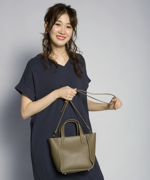 PLAIN CLOTHING（プレーンクロージング）の「スクエアミニハンドバッグ/トートバッグ【PLAIN CLOTHING】（ショルダーバッグ・レディース・ボルドー/キャメル/グレー/カーキ/ブラック・FREE）」の11枚目の写真