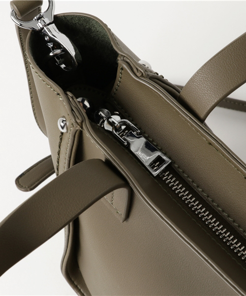 PLAIN CLOTHING（プレーンクロージング）の「スクエアミニハンドバッグ/トートバッグ【PLAIN CLOTHING】（ショルダーバッグ・レディース・ボルドー/キャメル/グレー/カーキ/ブラック・FREE）」の14枚目の写真