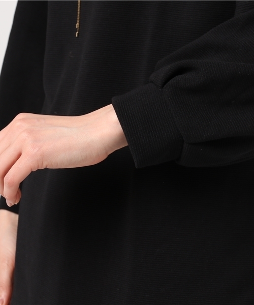 Honeys（ハニーズ）の「ネックレス付 ボリューム袖プルオーバー（Tシャツ/カットソー・レディース・アイボリー/ブラック/ピンク/ホワイト系その他/ブラック×ホワイト・M/L）」の10枚目の写真