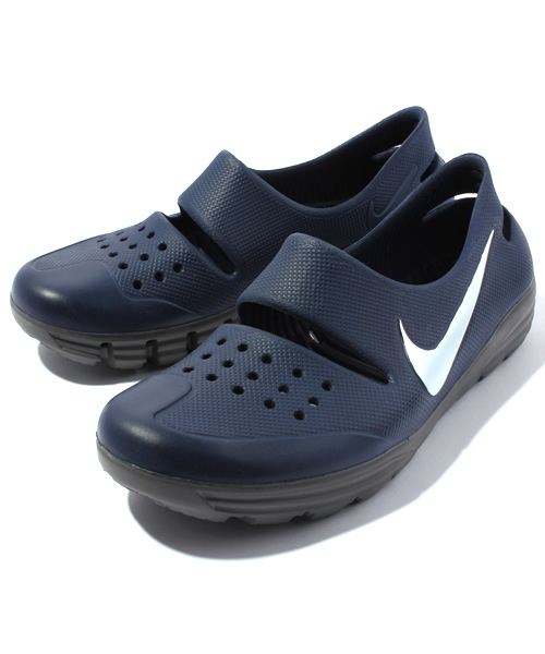若者に人気のブランド NIKE（ナイキ）の「NIKE SOLARSOFT SANDAL（サンダル）」 - WEAR 靴