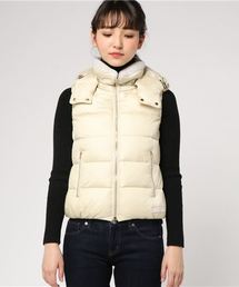 タトラス　Oggiコラボ　クリーム色　フード付きダウンベスト ダウンベストなのに女っぽい！ 休日におすすめな【タトラス×Oggi