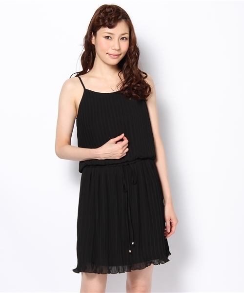 DURAS（デュラス）の「ウエストリボンプリーツキャミワンピース（ワンピース・レディース・ホワイト/ブラック/ベージュ/グリーン/オレンジ・FREE）」の2枚目の写真