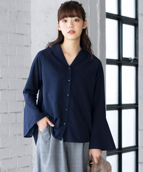 GeeRA(ジーラ)の「袖フレアーデザインブラウス(シャツ/ブラウス・レディース・ネイビー/グレー/ピンク系その他・LARGE/MEDIUM/X-LARGE)」の1枚目の写真