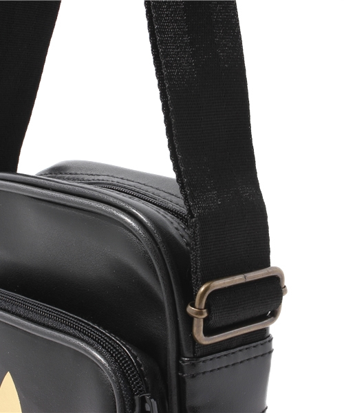 adidas Originals（アディダスオリジナルス）の「AC MINI BAG ミニ バッグ（ショルダーバッグ・レディース・ブラック・ONE SIZE）」の4枚目の写真