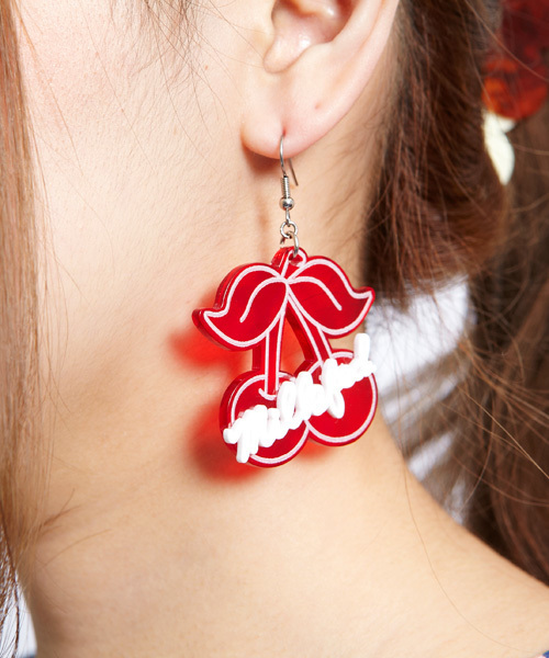 MILKFED.（ミルクフェド）の「【ar6月号掲載商品】CHERRY EARRING（ピアス（両耳用）・レディース・ライトパープル/レッド・ONE SIZE）」の5枚目の写真