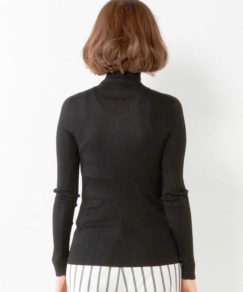 UNITED ARROWS(ユナイテッドアローズ)の「○UAB シルク リブ タートル ネック ニット◆(ニット/セーター・レディース・ホワイト/ブラック/ライトグレー/ワインレッド/ベージュ/ネイビー/その他1・フリー)」の16枚目の写真