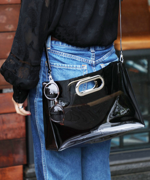 UNITED TOKYO（ユナイテッドトウキョウ）の「PVC ショルダー（ショルダーバッグ・レディース・ホワイト/パープル/ブラック/レッド/グレー・1）」の2枚目の写真