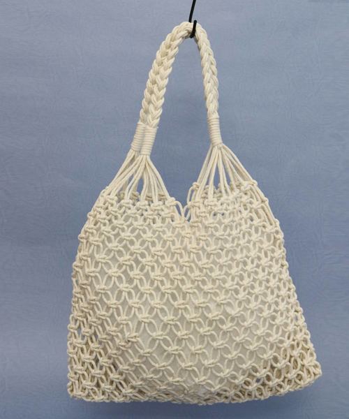 florist（フローリスト）の「マクラメショルダーバッグ（かごバッグ・レディース・ホワイト/ブラウン/イエロー/ベージュ・FREE）」の2枚目の写真