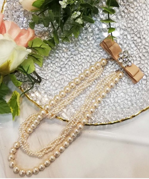 Cupid Heart（キューピッドハート）の「【Cupid Heart】結婚式アクセサリー 2連グログランビジュー×パールネックレス（ネックレス・レディース・ブラック/ベージュ・MEDIUM）」の6枚目の写真