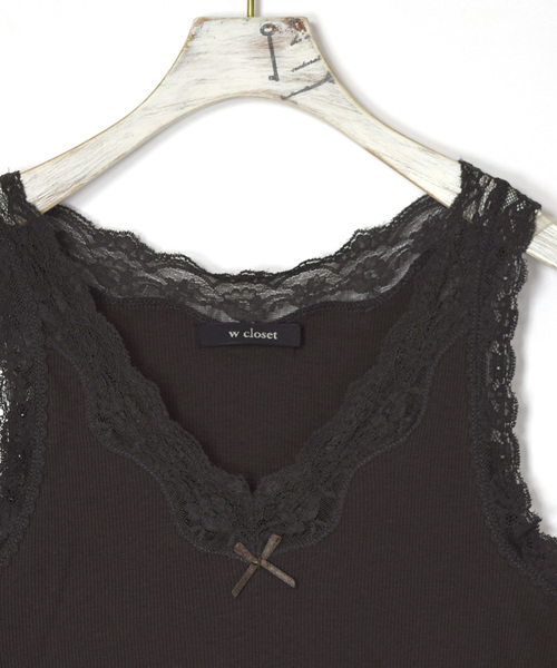 w closet（ダブルクローゼット）の「レース付きVネックタンクトップ_（タンクトップ・レディース・オフホワイト/ピンク/スミクロ/ラベンダー/ブラック/ライトカーキ/レンガ・FREE）」の9枚目の写真
