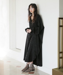 Une Mansion ユヌマンション の Original Vネックロングサテンシャツワンピース シャツワンピース Wear