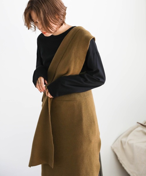 select MOCA（セレクトモカ）の「ルーズスリットサイドスリットコットンロングスリーブTシャツ（Tシャツ/カットソー・レディース・ベージュ/グレー/ホワイト/ブラック/モカ/チャコールグレー・FREE）」の13枚目の写真