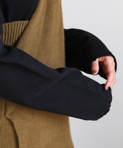 select MOCA（セレクトモカ）の「ルーズスリットサイドスリットコットンロングスリーブTシャツ（Tシャツ/カットソー・レディース・ベージュ/グレー/ホワイト/ブラック/モカ/チャコールグレー・FREE）」の12枚目の写真