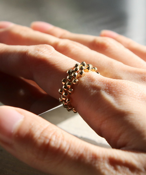 YArKA（ヤーカ）の「【YArKA/ヤーカ】[kasane series] pile up stads ring<kacha>/[カサネシリーズ]積み上げスタッズリング（リング・レディース・ブラック/シルバー/ゴールド・#13/#9/#11/#15）」の3枚目の写真