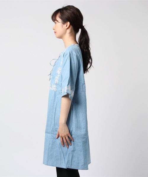 おしゃれスタ（オシャレスタ）の「ＴＣデニム　刺繍入りチュニック（ＬＣ）（チュニック・レディース・ネイビー/サックスブルー/ブルー・FREE）」の4枚目の写真