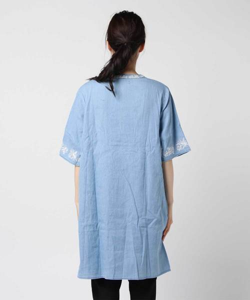 おしゃれスタ（オシャレスタ）の「ＴＣデニム　刺繍入りチュニック（ＬＣ）（チュニック・レディース・ネイビー/サックスブルー/ブルー・FREE）」の5枚目の写真