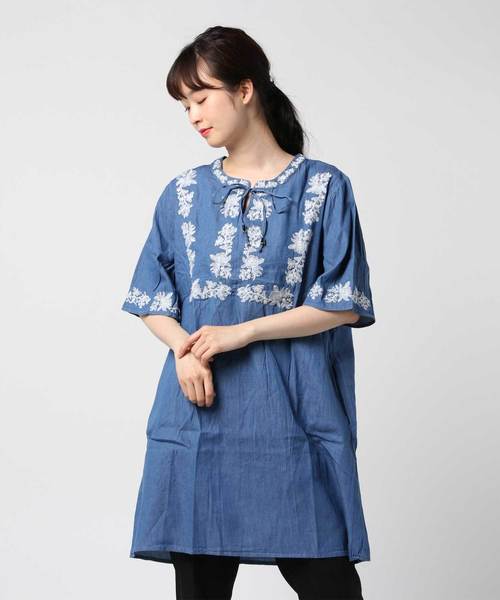 おしゃれスタ（オシャレスタ）の「ＴＣデニム　刺繍入りチュニック（ＬＣ）（チュニック・レディース・ネイビー/サックスブルー/ブルー・FREE）」の11枚目の写真