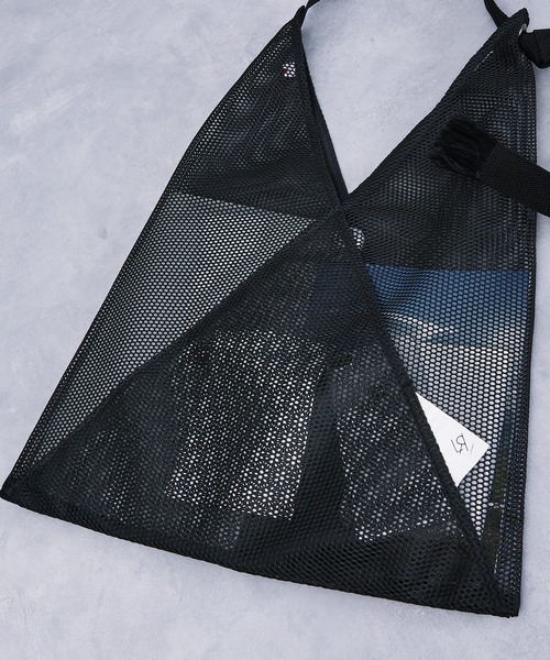 And A（アンドエー）の「LIVERAL リヴェラル / Niji ニジ ショルダートートバッグ メッシュトート トライアングルバッグ / L2002（トートバッグ・メンズ・ブラック/ブラック系その他3/ブラック系その他/ブラック系その他2・FREE）」の7枚目の写真