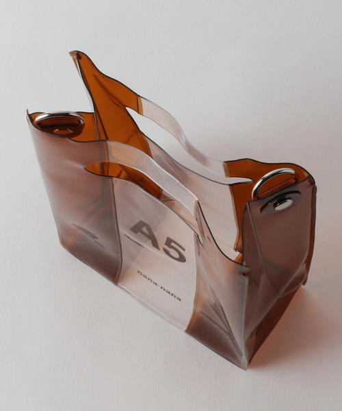 NaNa-NaNa(ナナナナ)の「【別注】 <nana-nana>A5 クリアバッグ -2WAY- Ψ(ショルダーバッグ・レディース・ブラウン・FREE)」の4枚目の写真