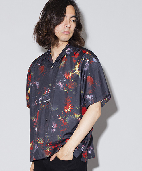 NO ID.（ノーアイディ）の「mhs1434-花柄ｼｮｰﾄｶﾗｰBIG-SH シャツ（シャツ/ブラウス・メンズ・ホワイト/レッド/ブルー・1/2）」の3枚目の写真