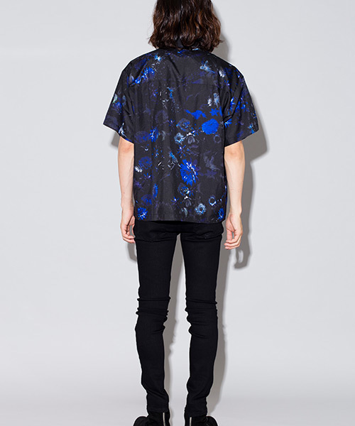 NO ID.（ノーアイディ）の「mhs1434-花柄ｼｮｰﾄｶﾗｰBIG-SH シャツ（シャツ/ブラウス・メンズ・ホワイト/レッド/ブルー・1/2）」の6枚目の写真