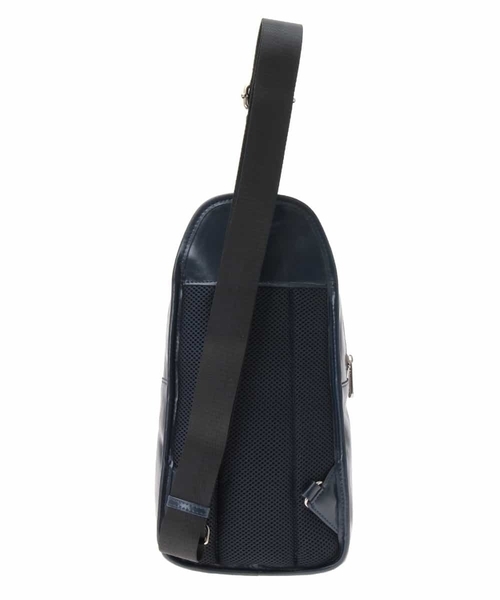 MICHEL KLEIN HOMME (ミッシェルクランオム)の「バッグ(ボディバッグ)(ボディバッグ/ウエストポーチ・メンズ・ブラック/ダークネイビー・46)」の4枚目の写真